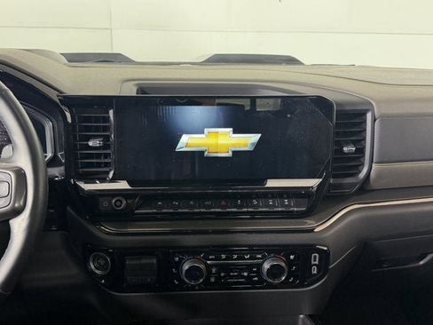 Used 2023 Chevrolet Silverado 1500 ZR2 w/ Technology Package image 11