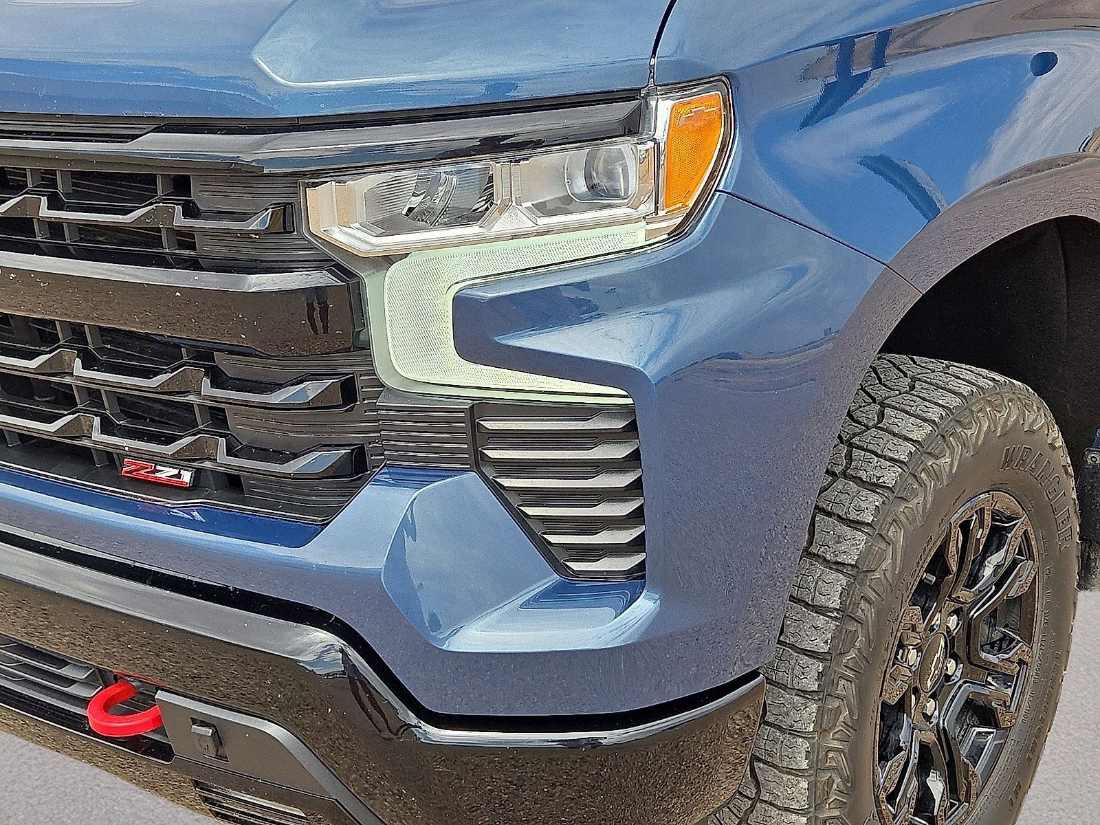 Used 2024 Chevrolet Silverado 1500 LT Trail Boss w/ Convenience Package II AWD/4WD image 9