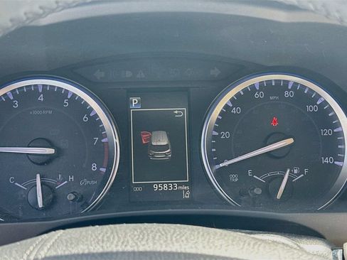 Used 2018 Toyota Highlander XLE AWD/4WD image 11