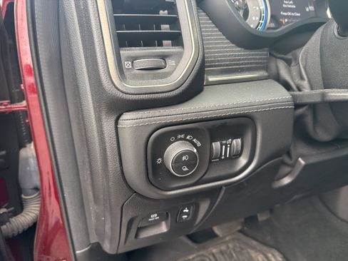 Used 2019 RAM 1500 Limited image 16