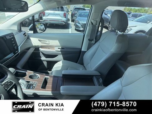 Used 2022 Toyota Sienna XLE FWD image 19