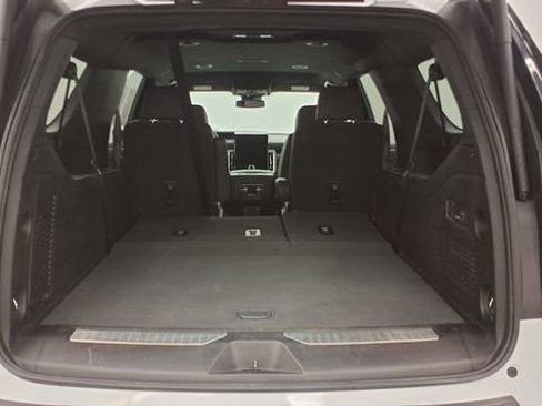 Used 2025 GMC Yukon XL Denali image 12