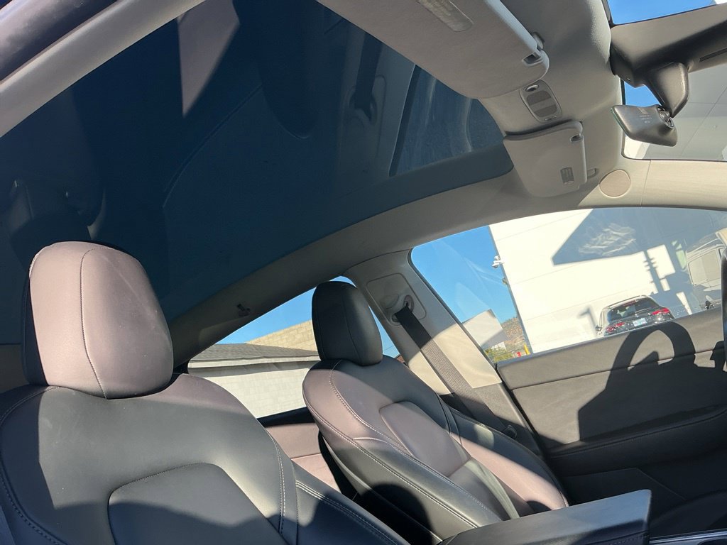Used 2022 Tesla Model Y Long Range AWD/4WD image 22