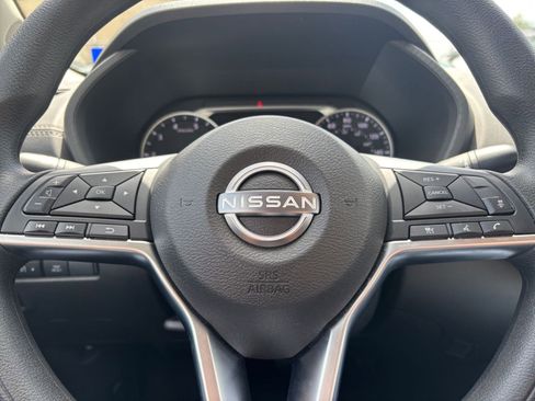 Used 2025 Nissan Sentra SV FWD image 25