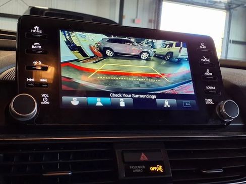 Used 2022 Honda Accord Touring image 18