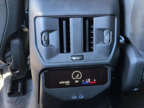 Used 2025 BMW X3 xDrive30i w/ Premium Package image 16