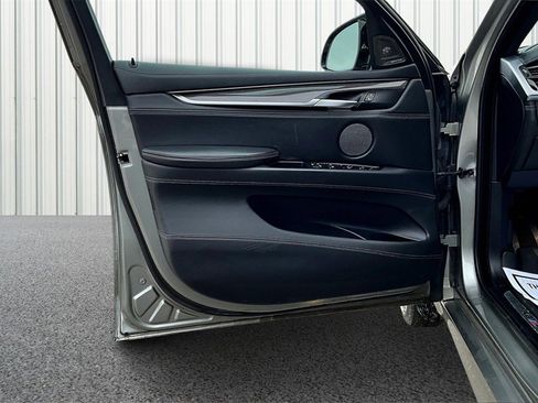 Used 2018 BMW X6 M image 20