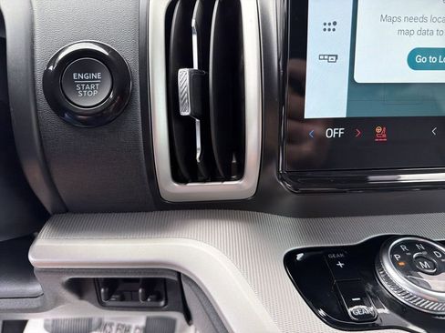Used 2025 Ford Expedition Active AWD/4WD image 23