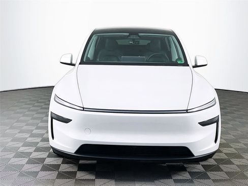 Used 2026 Tesla Model Y Long Range AWD/4WD image 2