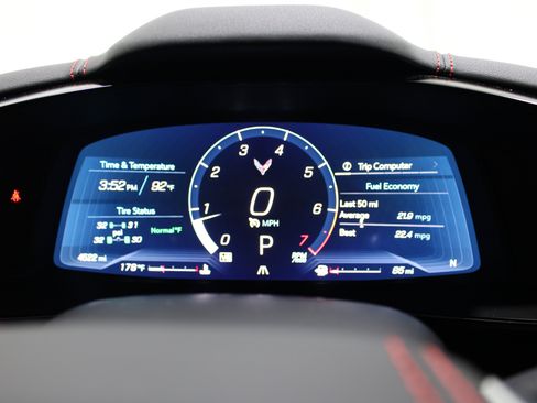 Used 2025 Chevrolet Corvette Stingray Preferred Cpe w/ Z51 Performance Package RWD image 16