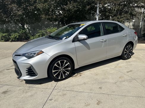Used 2017 Toyota Corolla SE w/ Carpet Mat Package (TMS) FWD image 3