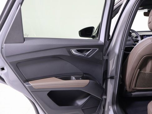 Used 2024 Audi Q4 e-tron Premium Plus image 25