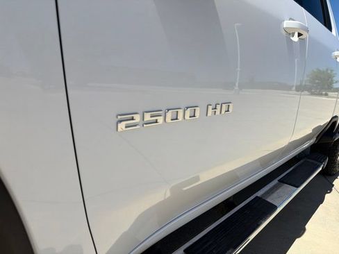Used 2024 Chevrolet Silverado 2500 LT AWD/4WD image 38