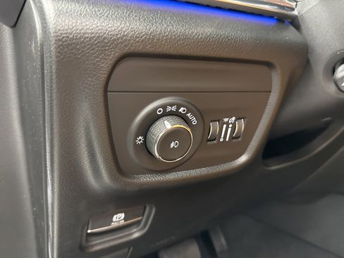 Used 2025 Jeep Grand Cherokee Summit image 20