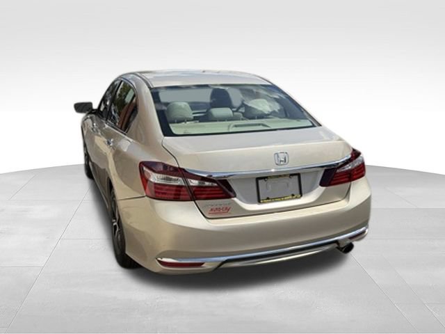 Used 2017 Honda Accord LX image 26
