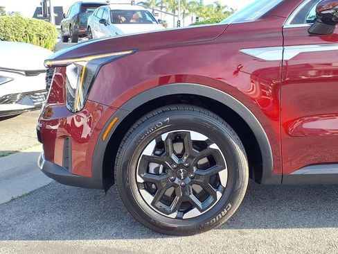 Certified 2025 Kia Sorento S image 16