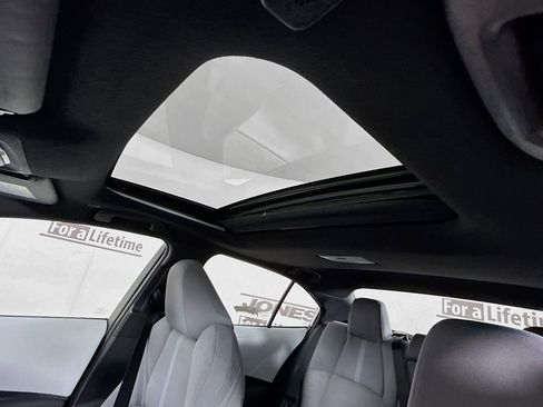 Certified 2023 Toyota Corolla SE w/ SE Premium Package image 12