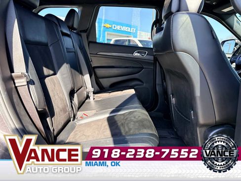 Used 2019 Jeep Grand Cherokee Altitude image 18
