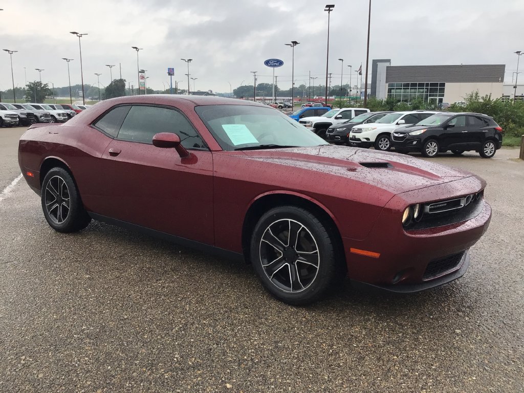 Used 2019 Dodge Challenger SXT RWD image 8