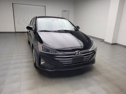 Used 2020 Hyundai Elantra SE FWD image 14