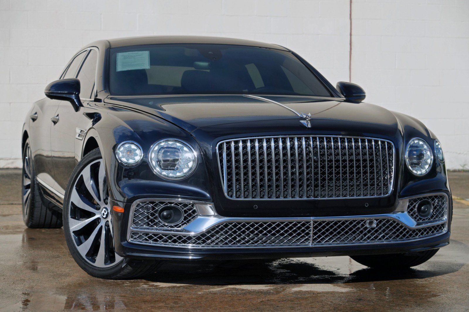 Used 2023 Bentley Flying Spur Azure AWD/4WD image 4