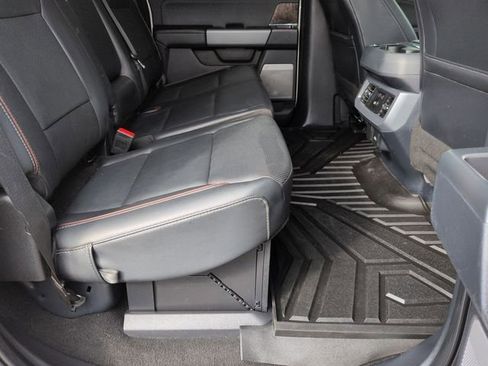 Used 2024 Ford F250 Lariat w/ Chrome Package image 25