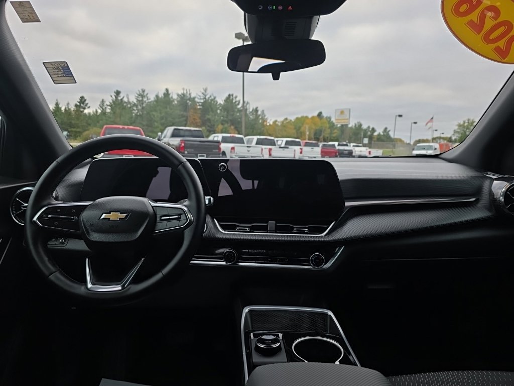 Used 2026 Chevrolet Equinox LT AWD/4WD image 28