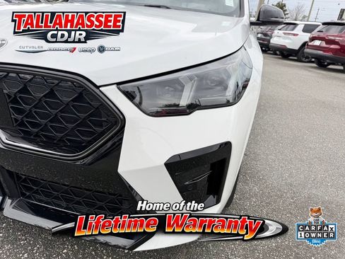 Used 2024 BMW X2 xDrive28i w/ Premium Package AWD/4WD image 11