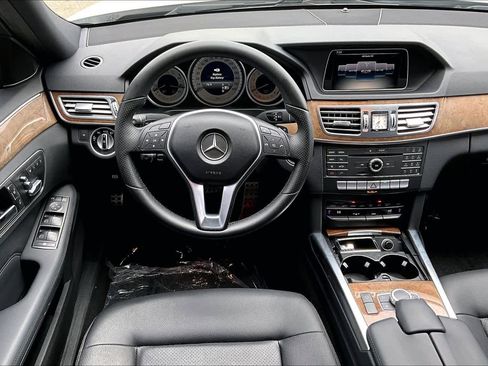 Used 2016 Mercedes-Benz E 350 Sedan image 4