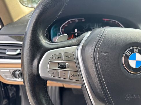 Used 2022 BMW 740i RWD image 16