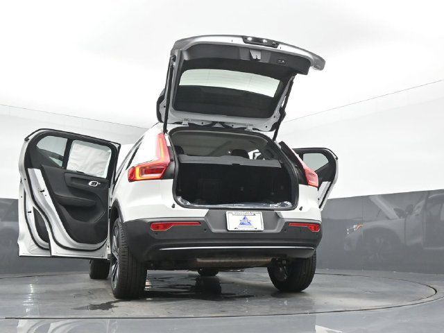 New 2026 Volvo XC40 B5 Plus w/ Climate Package AWD/4WD image 54