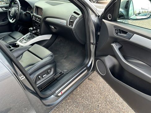 Used 2017 Audi Q5 2.0T Premium Plus w/ Technology Package AWD/4WD image 19