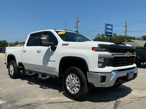Certified 2024 Chevrolet Silverado 3500 LT w/ Convenience Package AWD/4WD image 3