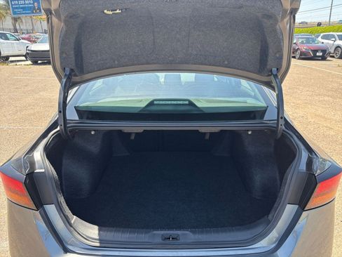 Used 2025 Nissan Altima 2.5 SV FWD image 31