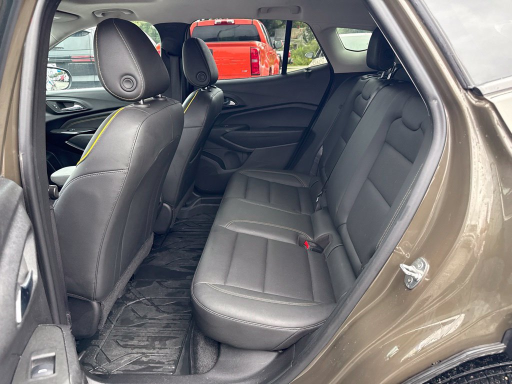 Used 2024 Chevrolet Trax ACTIV w/ Sunroof Package FWD image 8