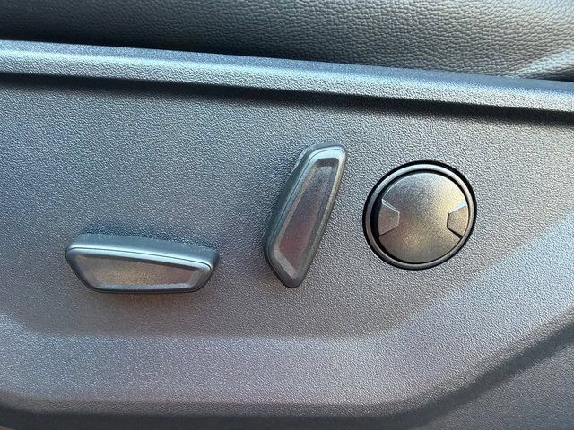 Used 2026 Ford F150 Lariat AWD/4WD image 24