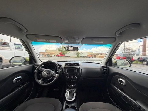 Used 2015 Kia Soul FWD image 11