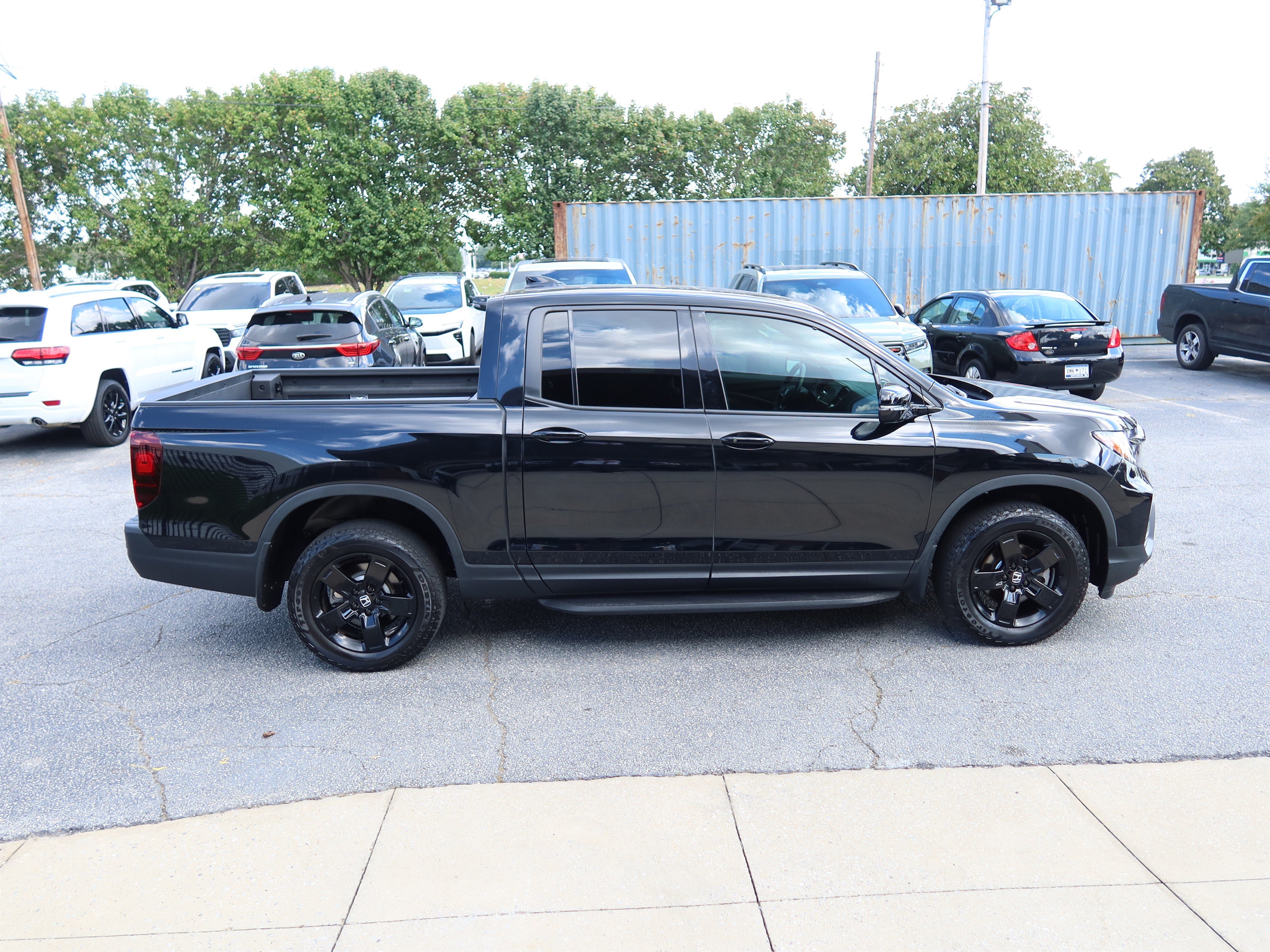 Certified 2024 Honda Ridgeline Black Edition image 3