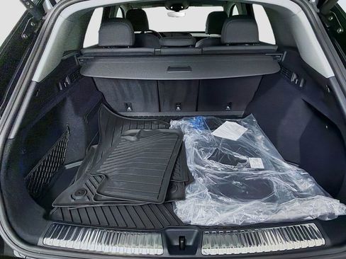 Used 2025 Audi Q5 Premium w/ Convenience Package image 27