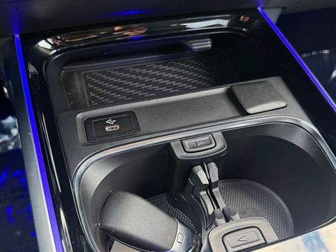Used 2024 Mercedes-Benz GLB 250 image 37