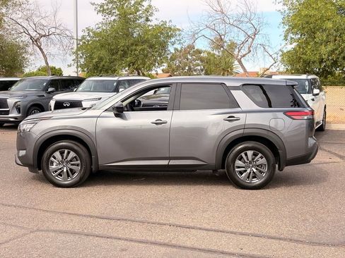 Used 2025 Nissan Pathfinder S AWD/4WD image 3