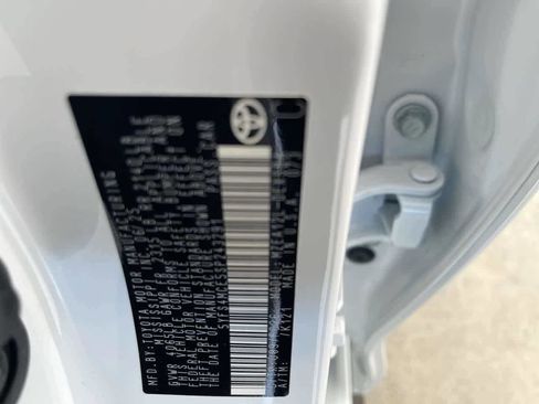 Certified 2025 Toyota Corolla SE image 28