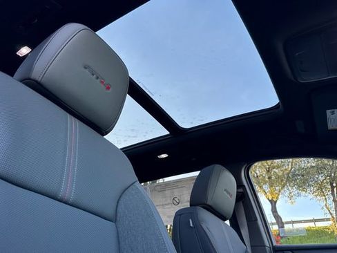 New 2026 GMC Acadia AT4 w/ Luxury Package AWD/4WD image 18