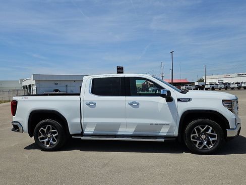 New 2026 GMC Sierra 1500 SLT AWD/4WD image 6