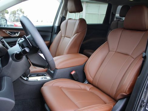 Used 2025 Subaru Ascent Touring image 9