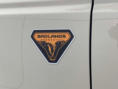 New 2025 Ford Bronco Badlands image 8