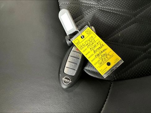 Used 2024 Nissan Armada Platinum w/ Captain's Chairs Package image 10