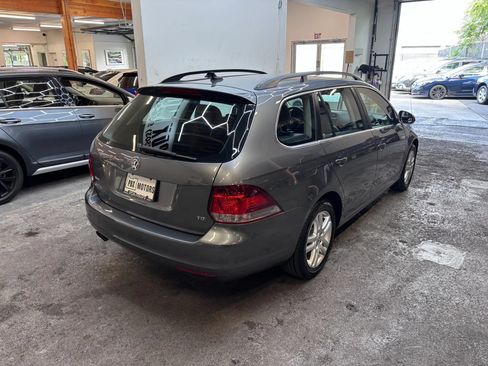 Used 2011 Volkswagen Jetta TDI FWD image 5