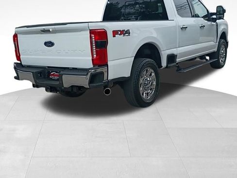 Used 2024 Ford F250 Lariat w/ Lariat Ultimate Package AWD/4WD image 3