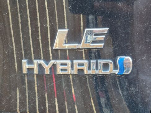 Used 2023 Toyota RAV4 LE AWD/4WD image 9